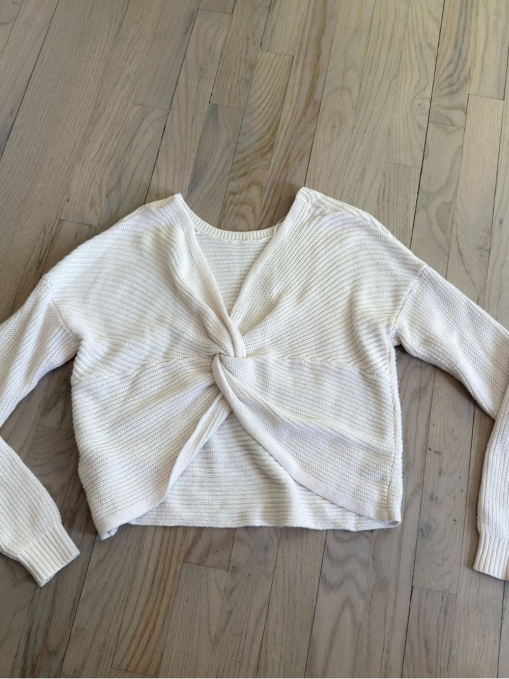 Hollister Crop Twist Back Knit Sweater in Cream Small
